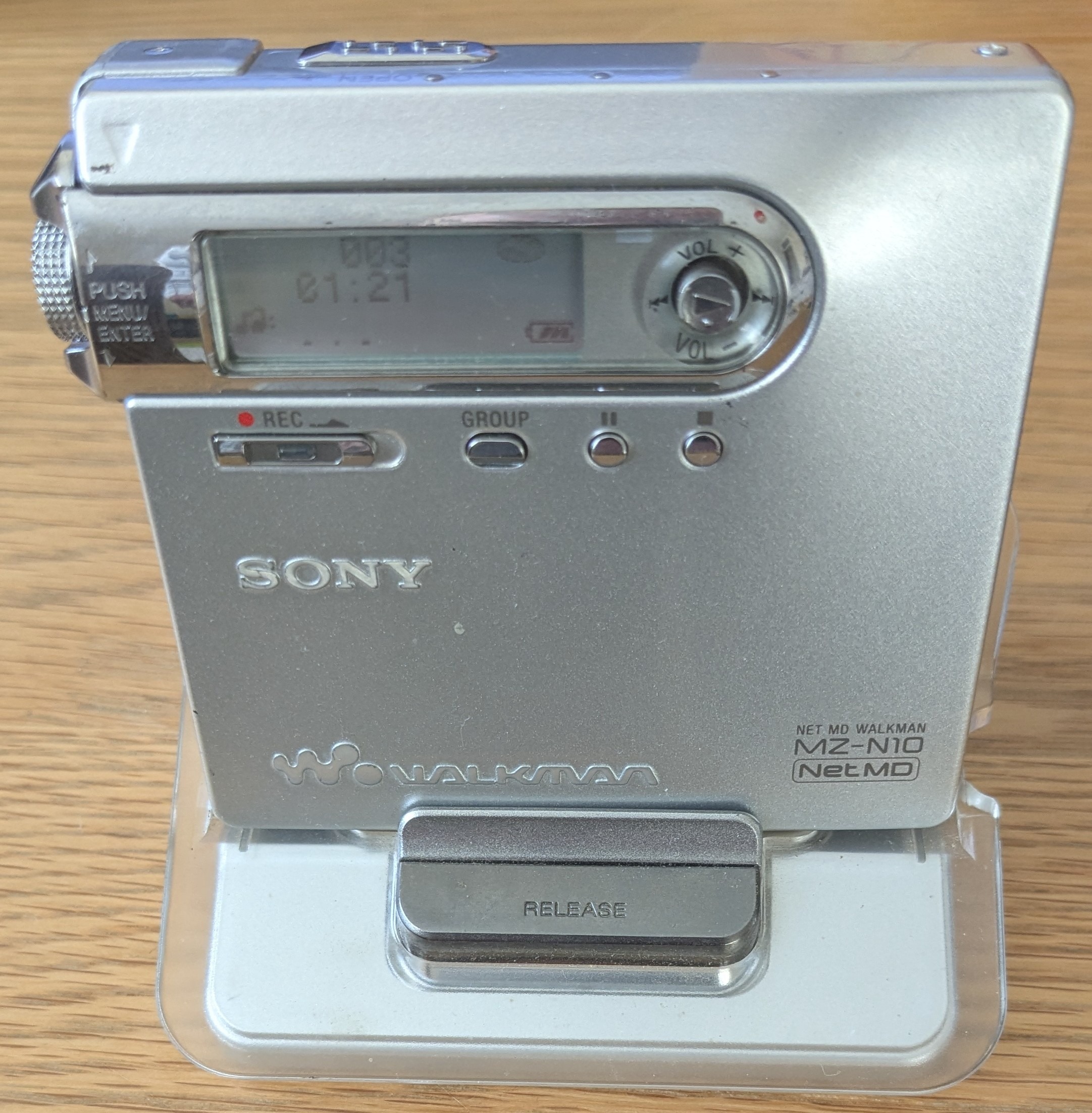 ジャンク品】 ソニー SONY MZ-N10ポータブル MDプレーヤー SONY MZ-N10