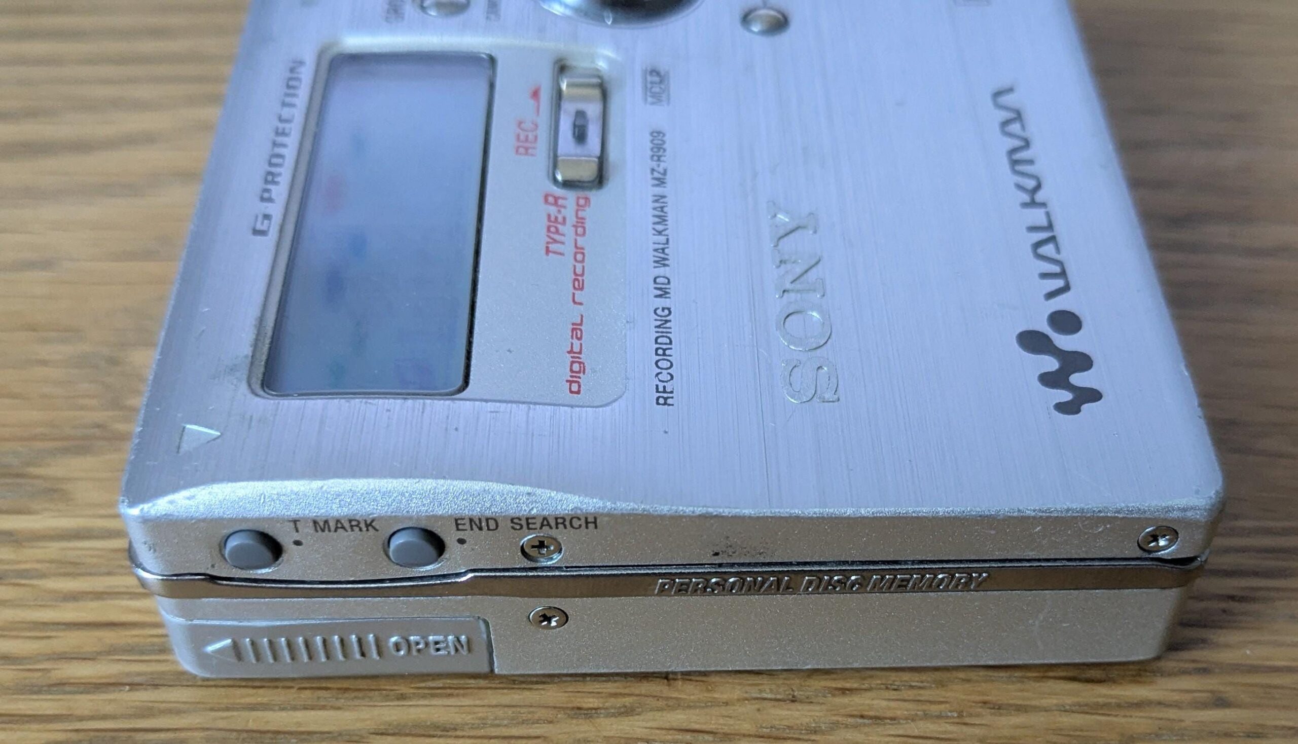Sony MZ-R909 Minidisc Player -